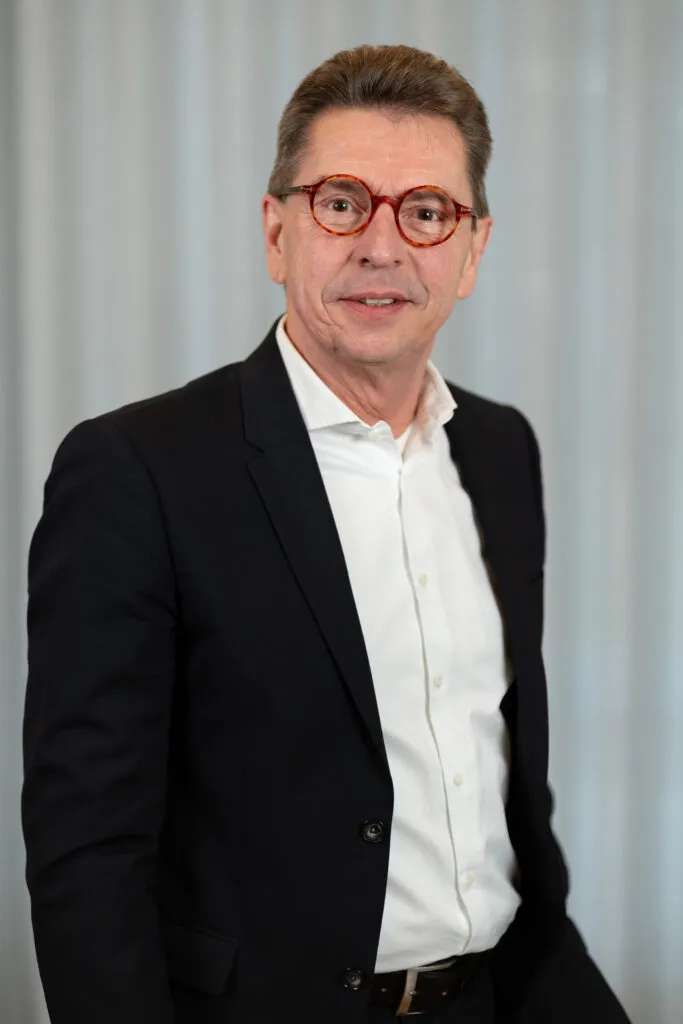 Zeppelin_Konzerngeschaeftsfuehrung_Chrstian_Dummler-683×1024-1